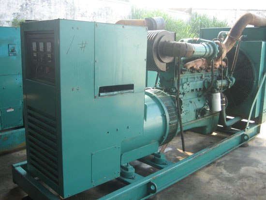 荆门租赁发电机- 发电机碳刷磨损的原因是什么