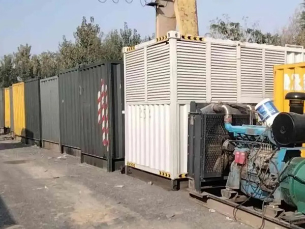 荆门200KW柴油发电机机组每小时油耗是多少？